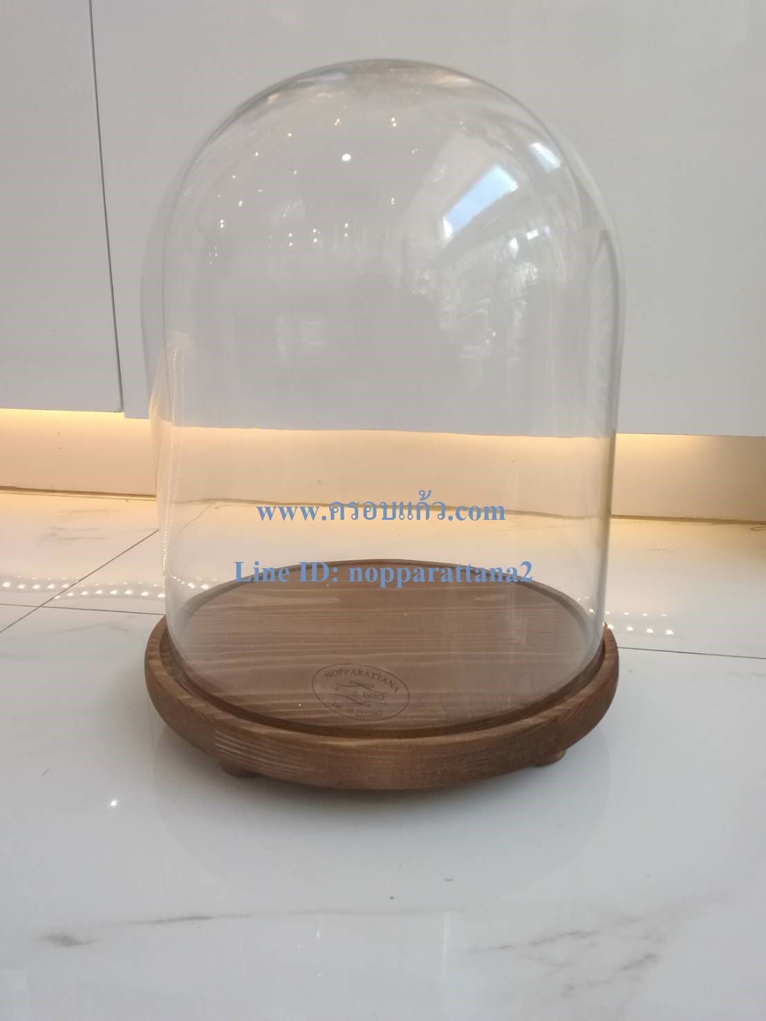 ครอบแก้ว 8x10 นิ้ว พร้อมฐานไม้