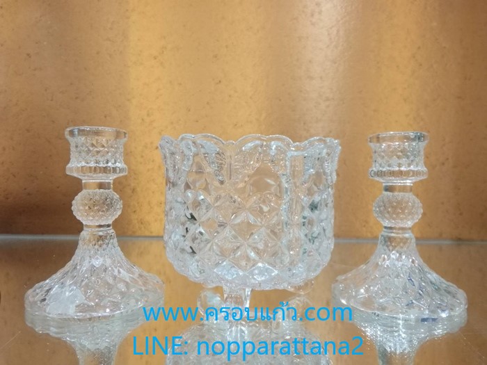 ชุดกระถางธูป พร้อมเชิงเทียนแก้วลายหนามขนุน