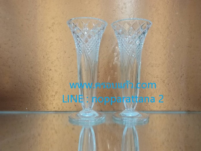 แจกันแก้วลายหนามขนุน